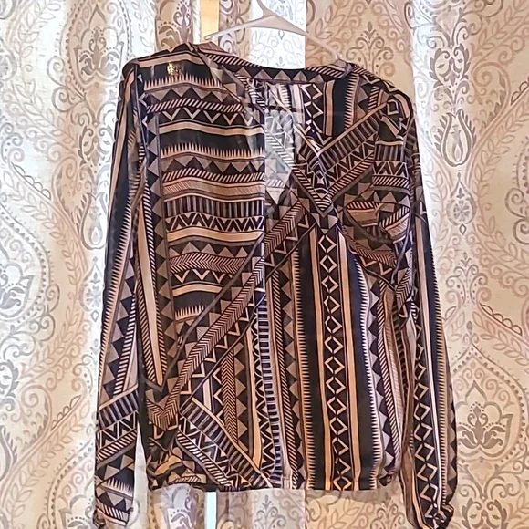 Top - Picture 2 of 2